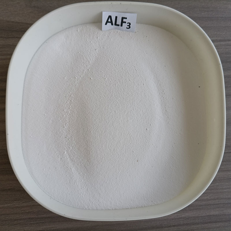 الصف الصناعي AlF3 المواد المضافة لمنتجات طحن الفلورايد الألومنيوم في مسحوق والجريانات المعدنية