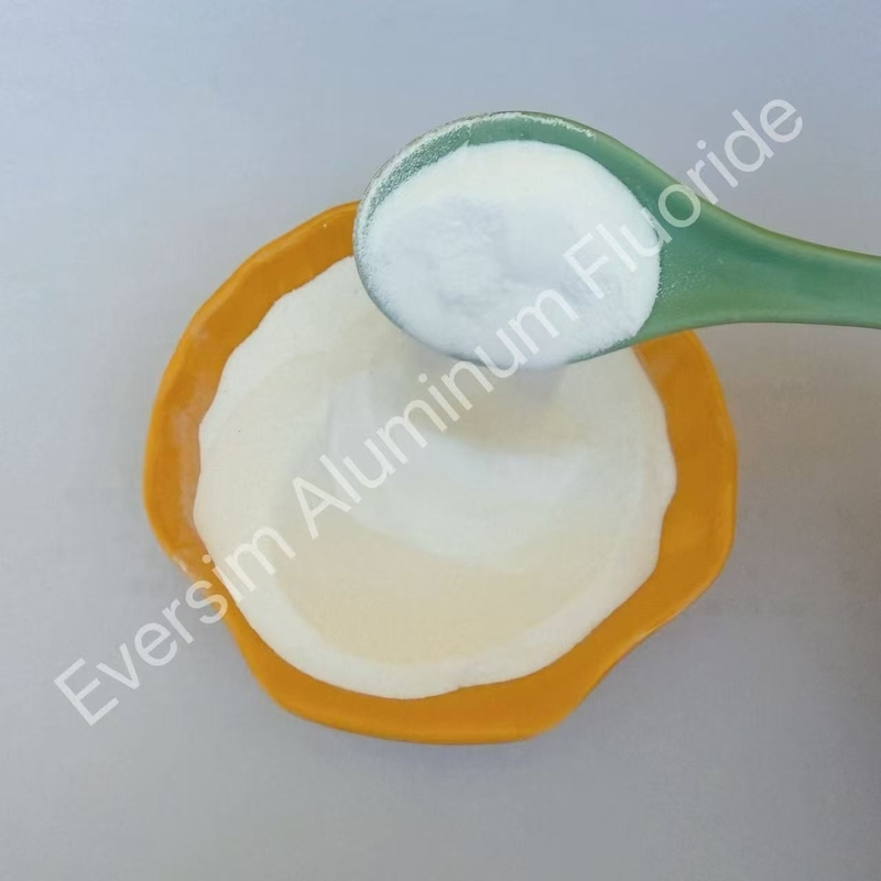 نظافة عالية CAS رقم 7784-18-1 فلوريد الألومنيوم الرملي الأبيض AlF3 يستخدم كدفق للزجاج الزجاجي