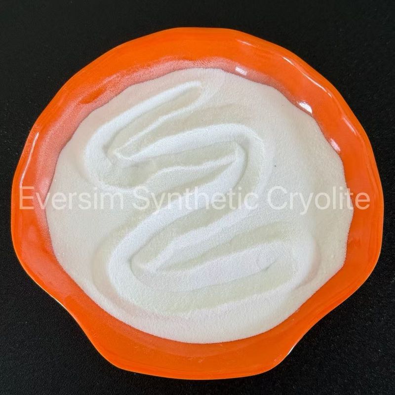 325 شبكة 98% نقاء الكريوليت الاصطناعي Na3AlF6 يستخدم كمواد مساعدة للتدفق لعامل اللحام