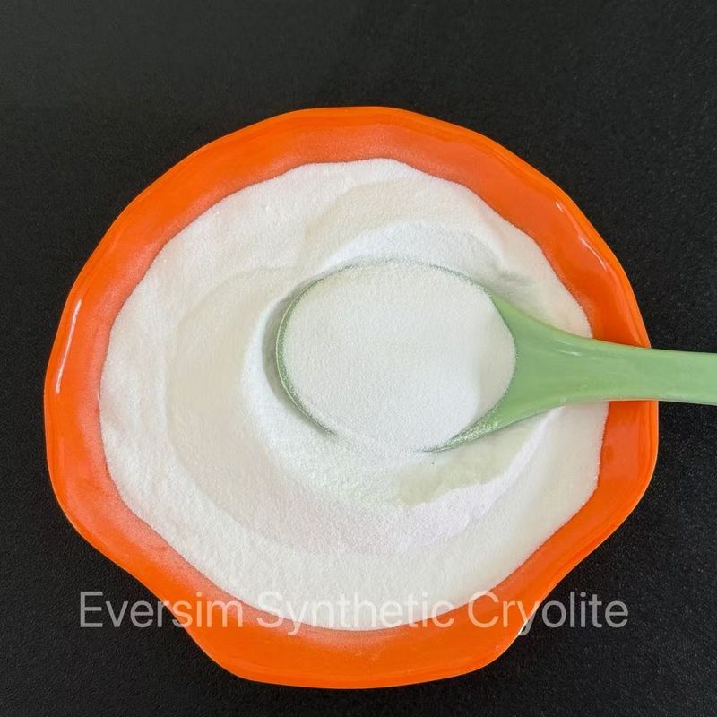 325 شبكة 98% نقاء الكريوليت الاصطناعي Na3AlF6 يستخدم كمواد مساعدة للتدفق لعامل اللحام