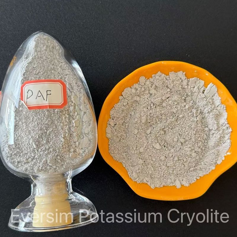منتج كيميائي عالي النقاء مسحوق أبيض غير أبيض Na3AlF6 Cryolite الاصطناعي 99.9٪ لعناصر ضرب الخث