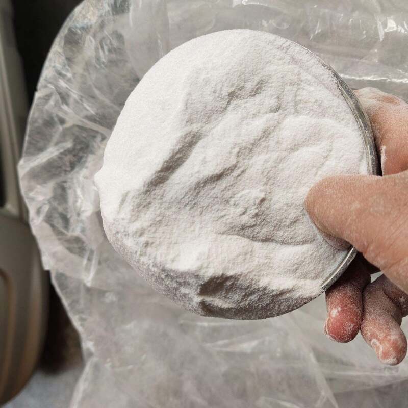 الوزن الجزيئي 209.94 الصوديوم الكريوليت المركب الكيميائي غير قابل للذوبان في الماء مثالي لعمليات التصنيع الصناعية